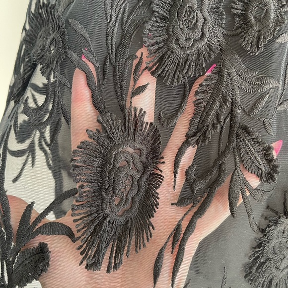 Layered Tank with flowers. All black - Picture 3 of 4